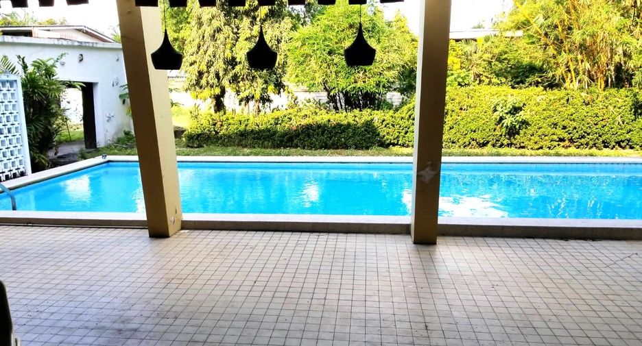 For rent 3 bedrooms house in Ratchathewi, Bangkok