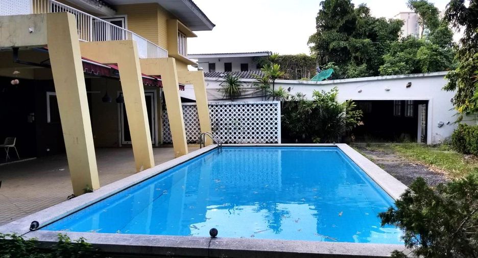 For rent 3 bedrooms house in Ratchathewi, Bangkok