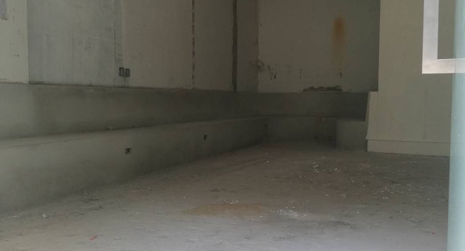 For rent retail Space in Khlong Toei, Bangkok