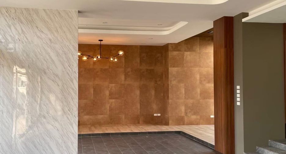 For sale 3 bedrooms house in San Kamphaeng, Chiang Mai
