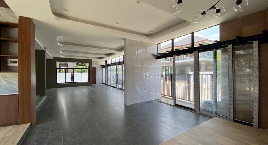 For sale 3 bedrooms house in San Kamphaeng, Chiang Mai