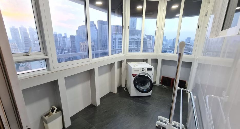 ขาย 2 ห้องนอน คอนโด ใน คลองเตย, กรุงเทพฯ