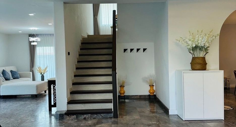 Casa en venta de 4 habitaciones en Hang Dong, Chiang Mai