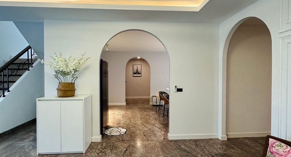 Casa en venta de 4 habitaciones en Hang Dong, Chiang Mai
