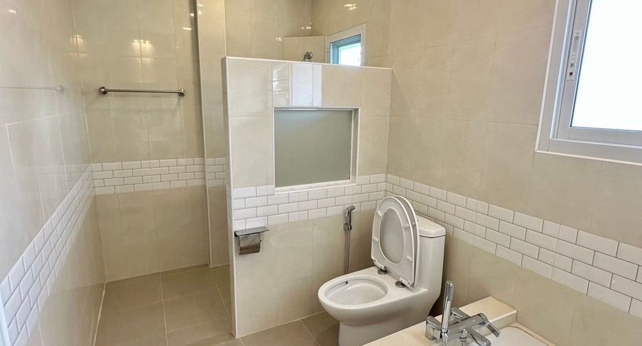 Casa en venta de 4 habitaciones en Hang Dong, Chiang Mai