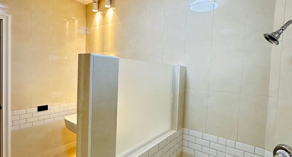 Casa en venta de 4 habitaciones en Hang Dong, Chiang Mai