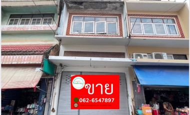 À vendre 1 chambre maison de ville à Phra Samut Chedi, Samut Prakan