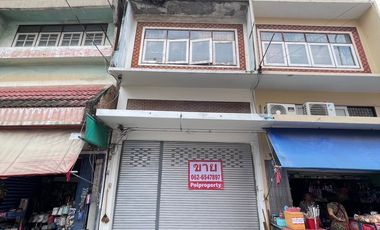 À vendre 1 chambre maison de ville à Phra Samut Chedi, Samut Prakan