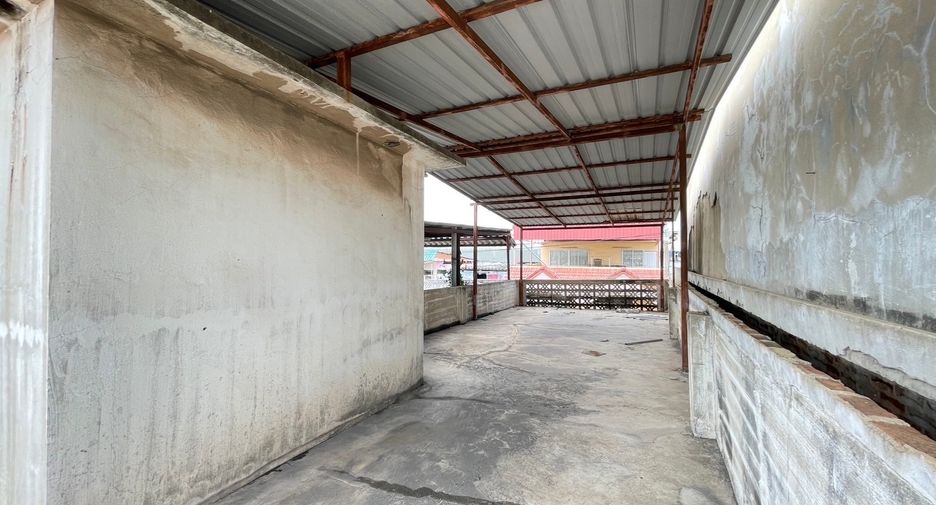 Reihenhaus zum Kauf mit 1 Zimmer in Phra Samut Chedi, Samut Prakan