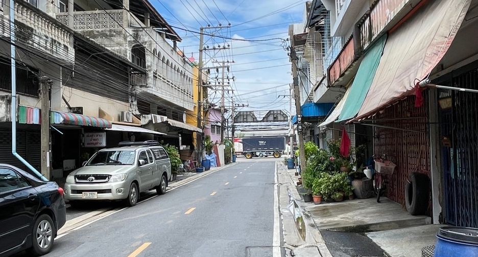 Reihenhaus zum Kauf mit 1 Zimmer in Phra Samut Chedi, Samut Prakan