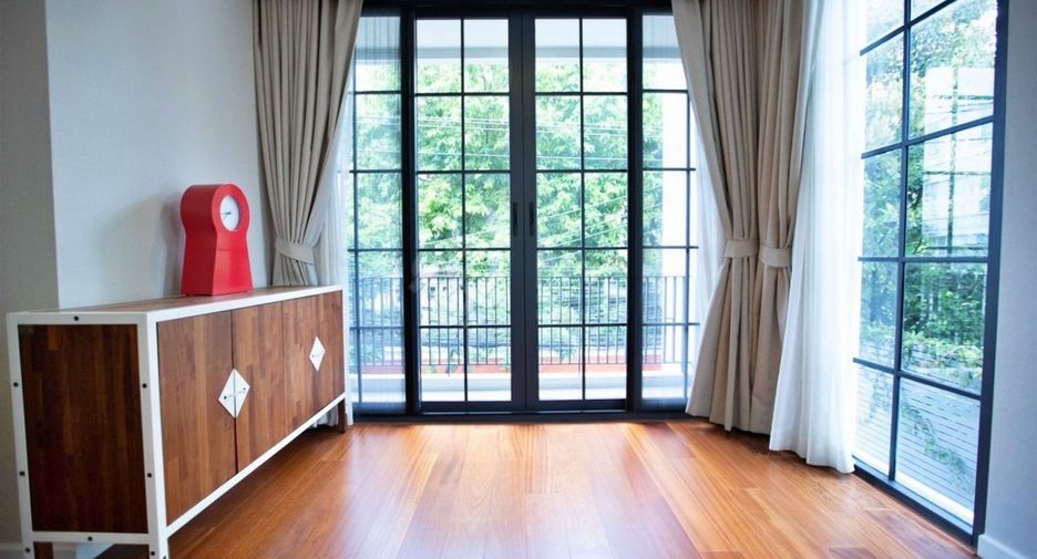 Haus zum Kauf mit 4 Zimmer in Watthana, Bangkok
