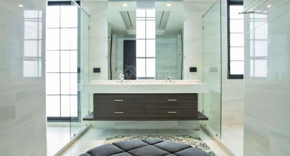 Haus zum Kauf mit 4 Zimmer in Watthana, Bangkok