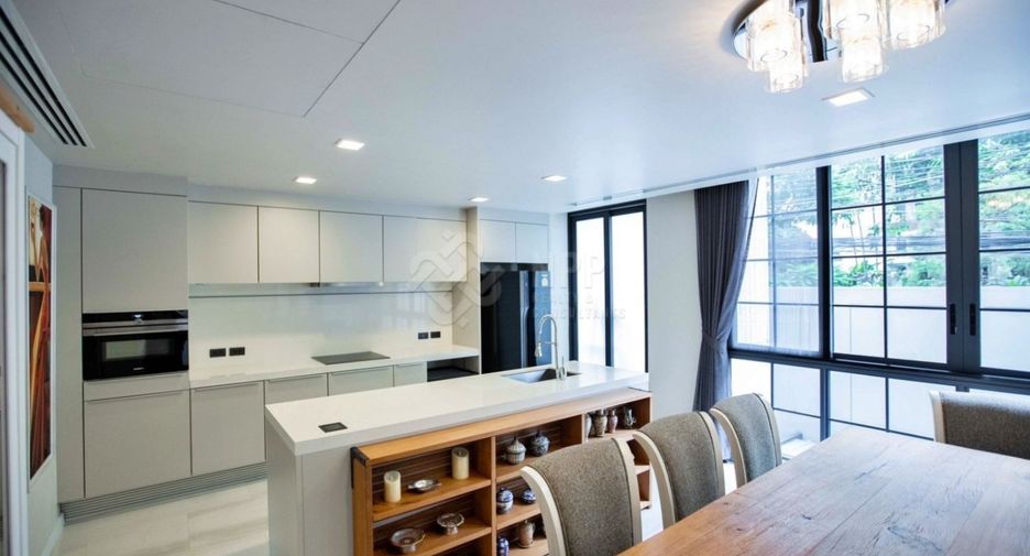 Haus zum Kauf mit 4 Zimmer in Watthana, Bangkok