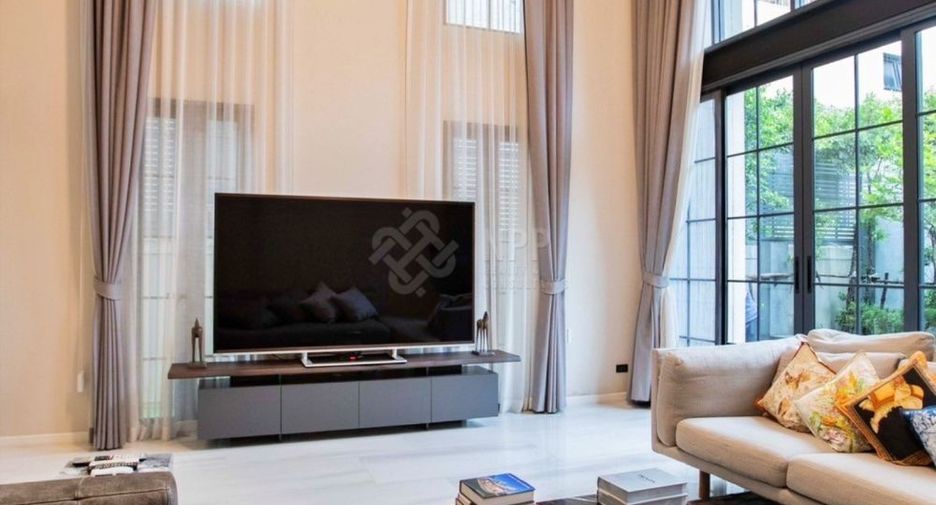 Haus zum Kauf mit 4 Zimmer in Watthana, Bangkok