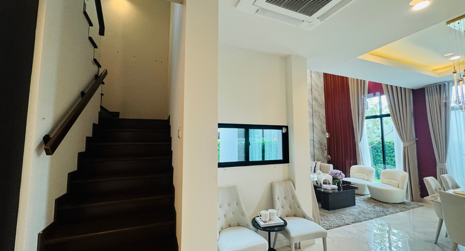 For sale 4 bedrooms house in Mueang Nonthaburi, Nonthaburi