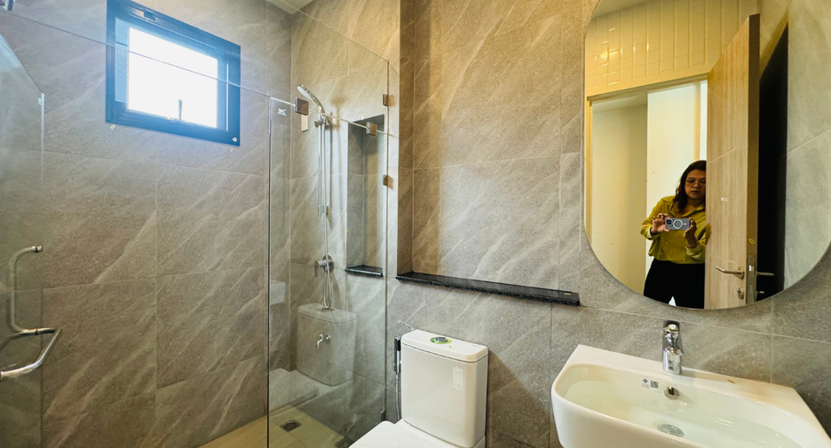For sale 4 bedrooms house in Mueang Nonthaburi, Nonthaburi