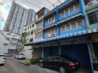 For rent そして for sale 6 Beds retail Space in Phasi Charoen, Bangkok