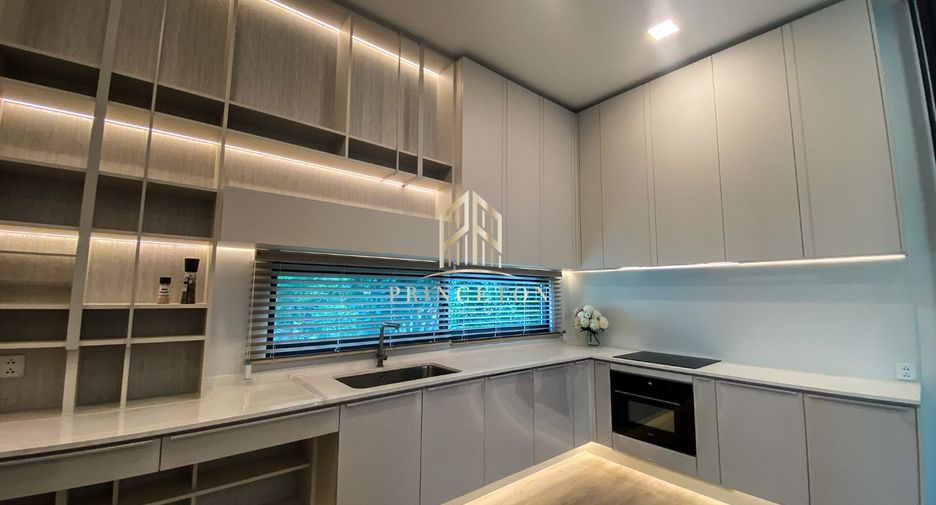 For rent and for sale 4 bedrooms house in Saphan Sung, Bangkok