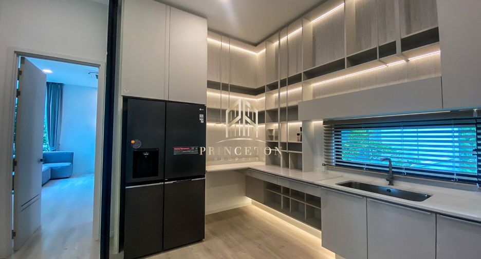 For rent and for sale 4 bedrooms house in Saphan Sung, Bangkok