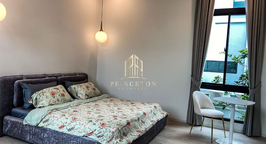 For rent and for sale 4 bedrooms house in Saphan Sung, Bangkok