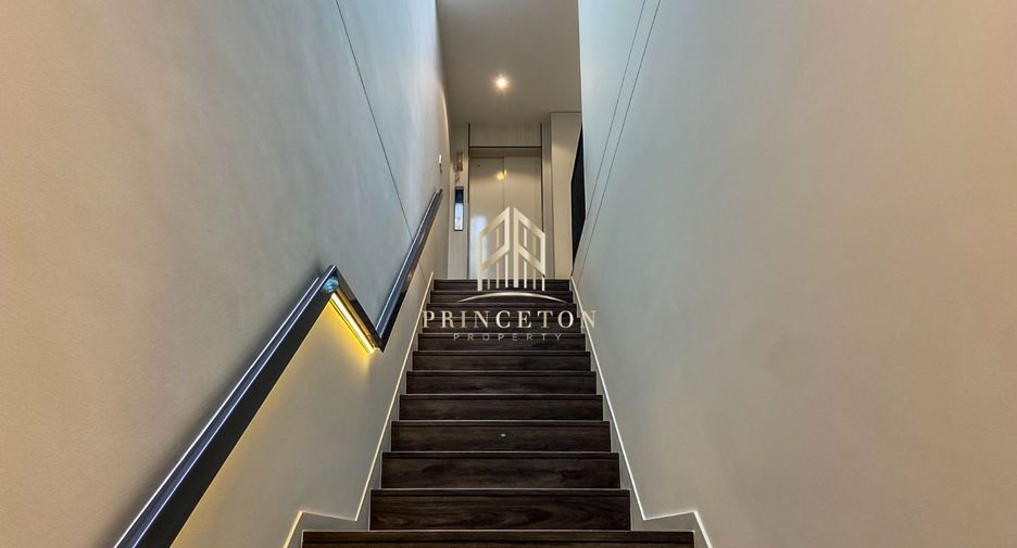 For rent and for sale 4 bedrooms house in Saphan Sung, Bangkok