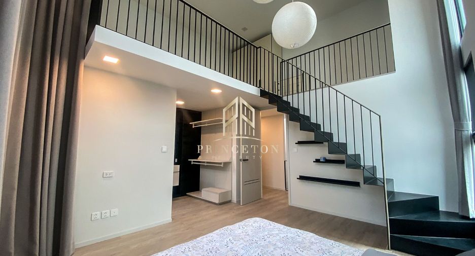For rent and for sale 4 bedrooms house in Saphan Sung, Bangkok