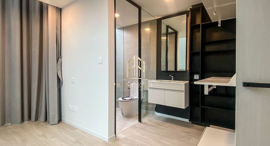 For rent and for sale 4 bedrooms house in Saphan Sung, Bangkok