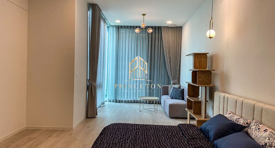 For rent and for sale 4 bedrooms house in Saphan Sung, Bangkok
