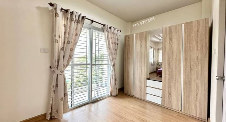 For sale 3 bedrooms house in Si Racha, Chonburi