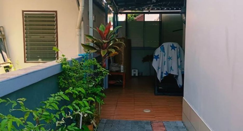 For sale 3 bedrooms house in Si Racha, Chonburi