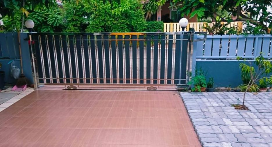 For sale 3 bedrooms house in Si Racha, Chonburi