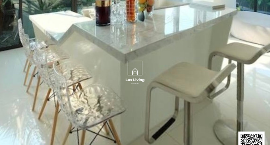 For rent 3 bedrooms house in Watthana, Bangkok