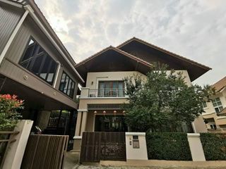 Casa en venta de 3 habitaciones en San Kamphaeng, Chiang Mai