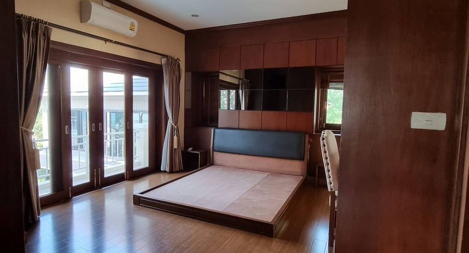 For sale 3 bedrooms house in San Kamphaeng, Chiang Mai