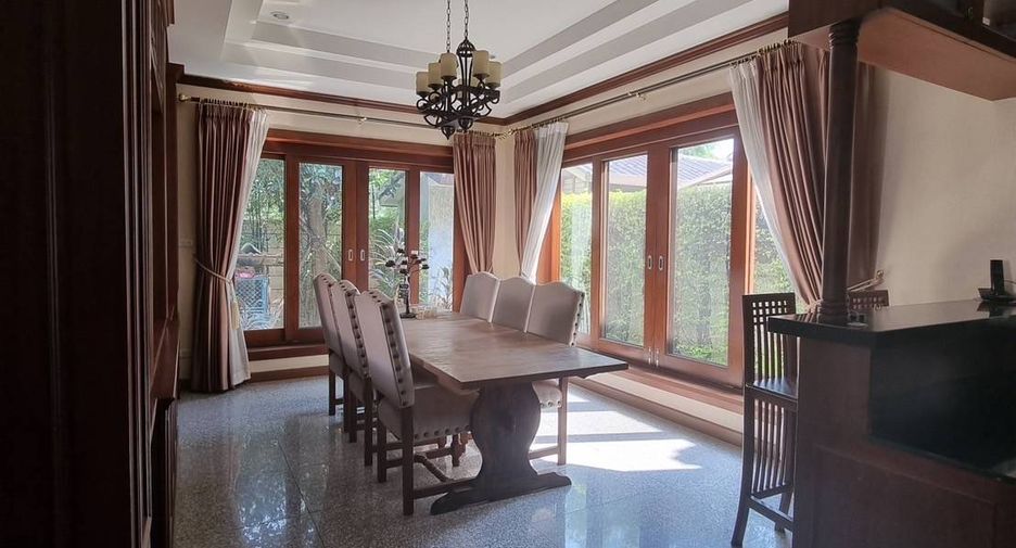For sale 3 bedrooms house in San Kamphaeng, Chiang Mai
