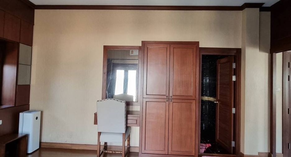 For sale 3 bedrooms house in San Kamphaeng, Chiang Mai