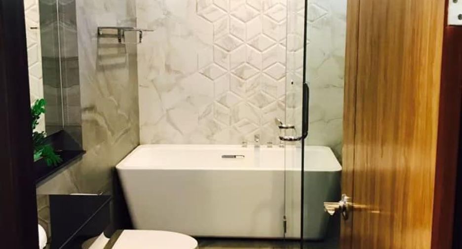 Haus zur Miete mit 4 Zimmer in Mueang Chiang Mai, Chiang Mai