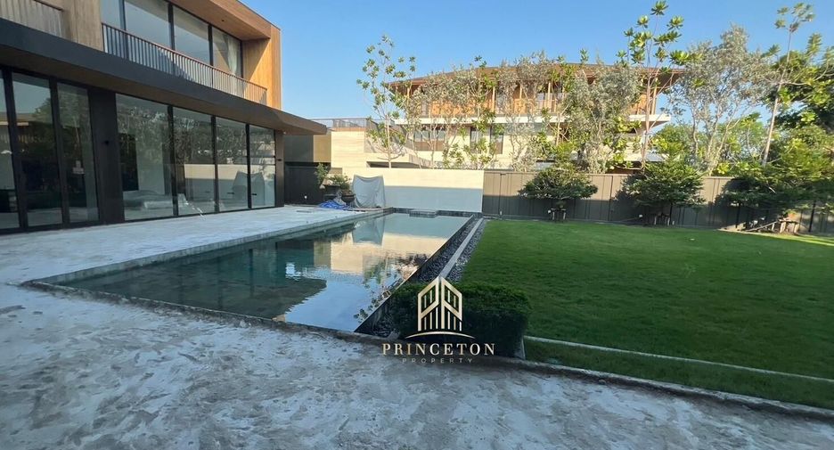 For sale 5 bedrooms house in Bueng Kum, Bangkok