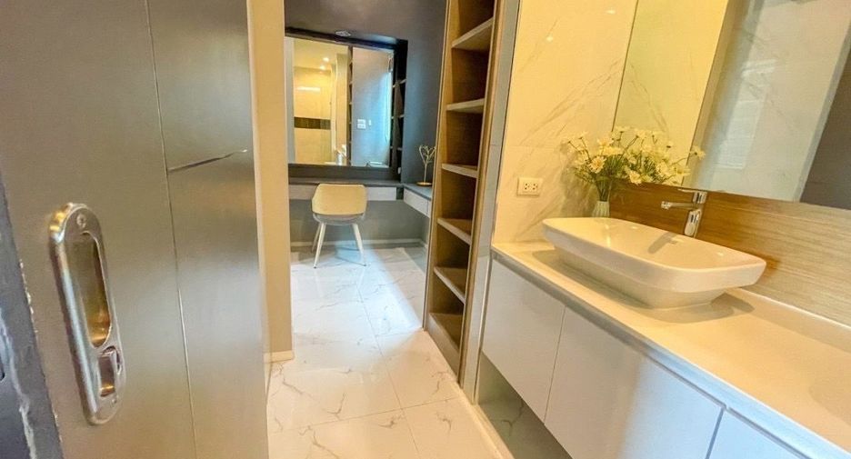 For sale 4 bedrooms house in Mueang Chiang Mai, Chiang Mai