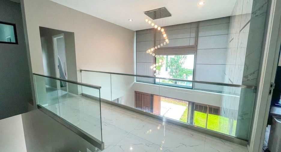 For sale 4 bedrooms house in Mueang Chiang Mai, Chiang Mai