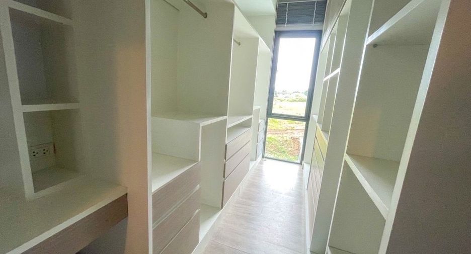 For sale 4 bedrooms house in Mueang Chiang Mai, Chiang Mai