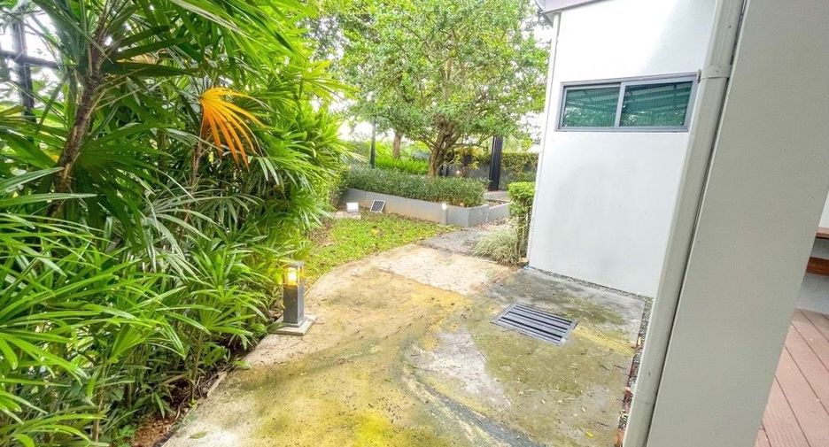 For sale 4 bedrooms house in Mueang Chiang Mai, Chiang Mai