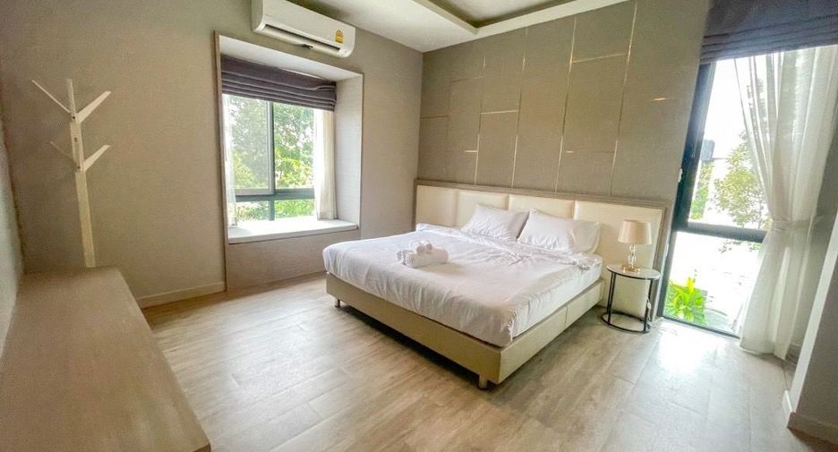 For sale 4 bedrooms house in Mueang Chiang Mai, Chiang Mai