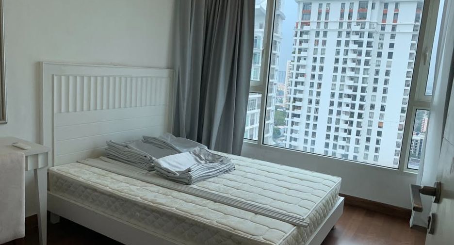 For rent 4 Beds condo in Watthana, Bangkok