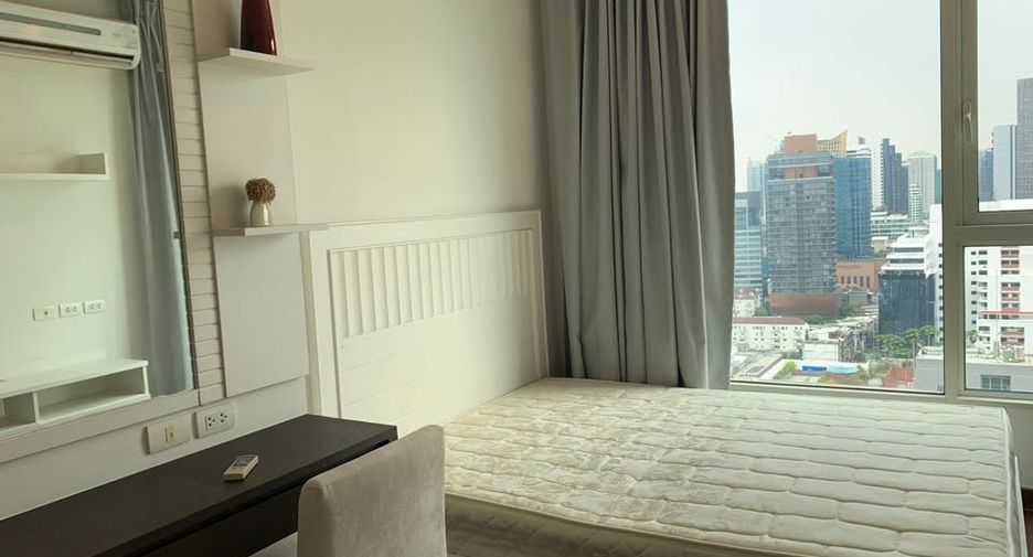 For rent 4 Beds condo in Watthana, Bangkok