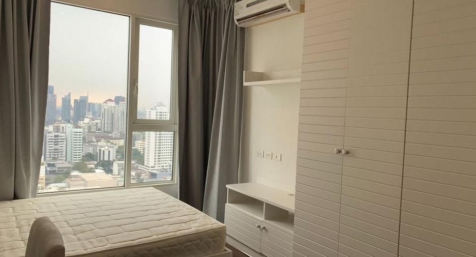 For rent 4 Beds condo in Watthana, Bangkok