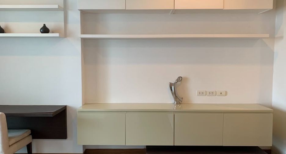 For rent 4 Beds condo in Watthana, Bangkok