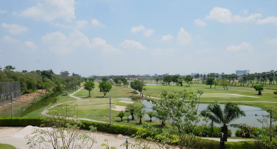 For sale 5 bedrooms house in Saphan Sung, Bangkok