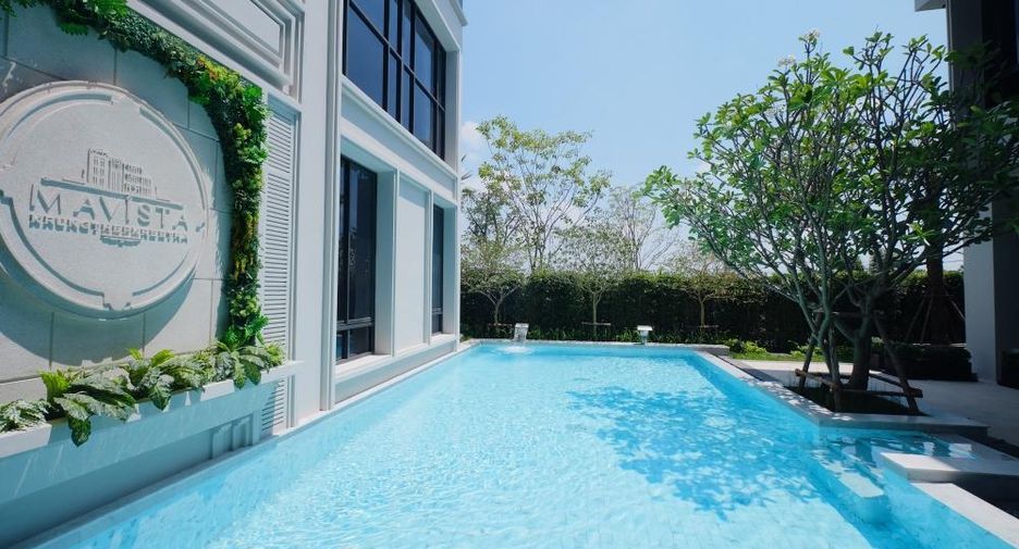 For sale 5 bedrooms house in Saphan Sung, Bangkok