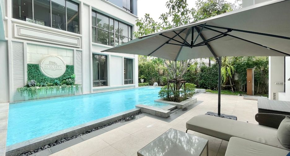 For sale 5 bedrooms house in Saphan Sung, Bangkok